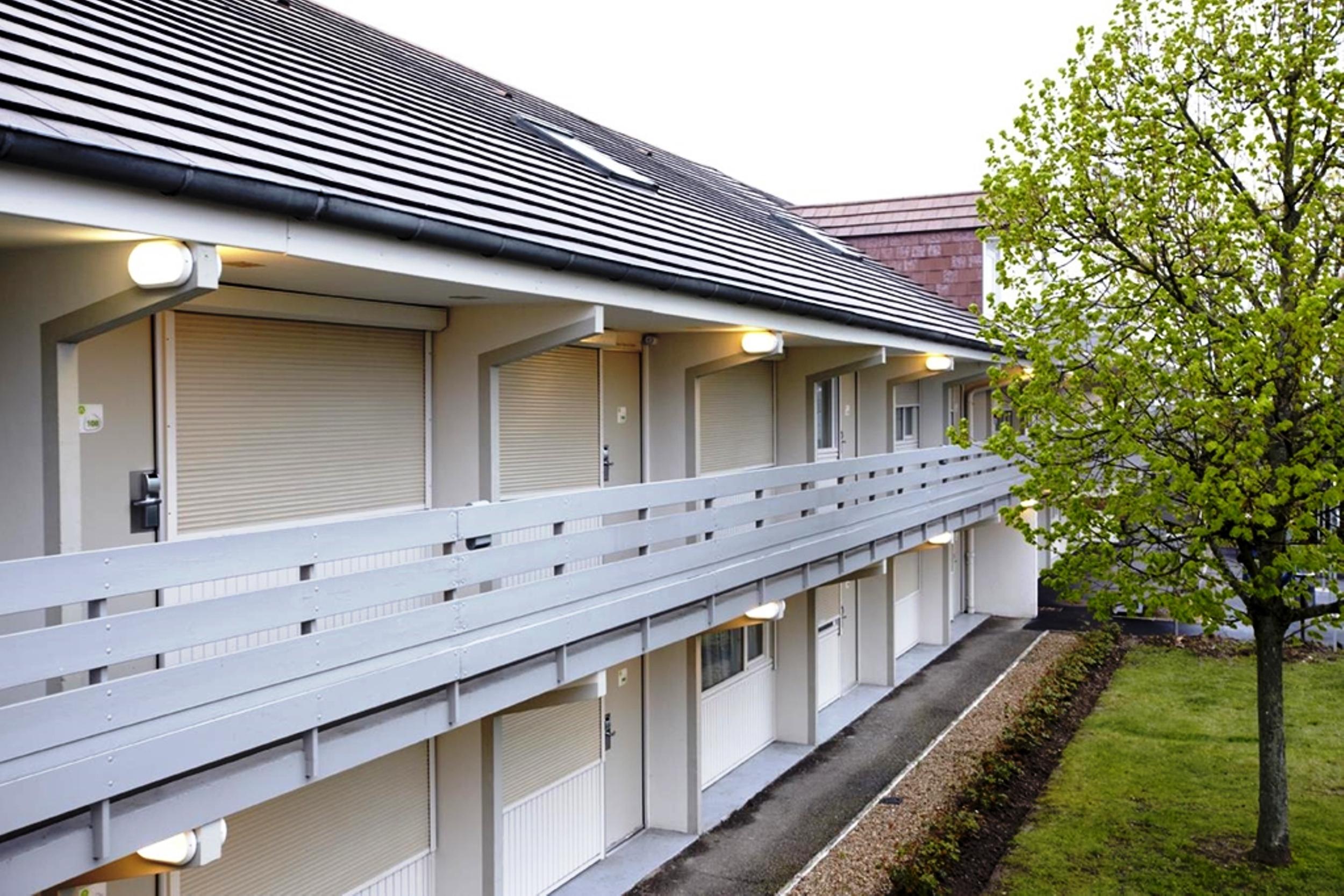 Campanile Evry Ouest - Corbeil Essonnes Hotel Exterior photo