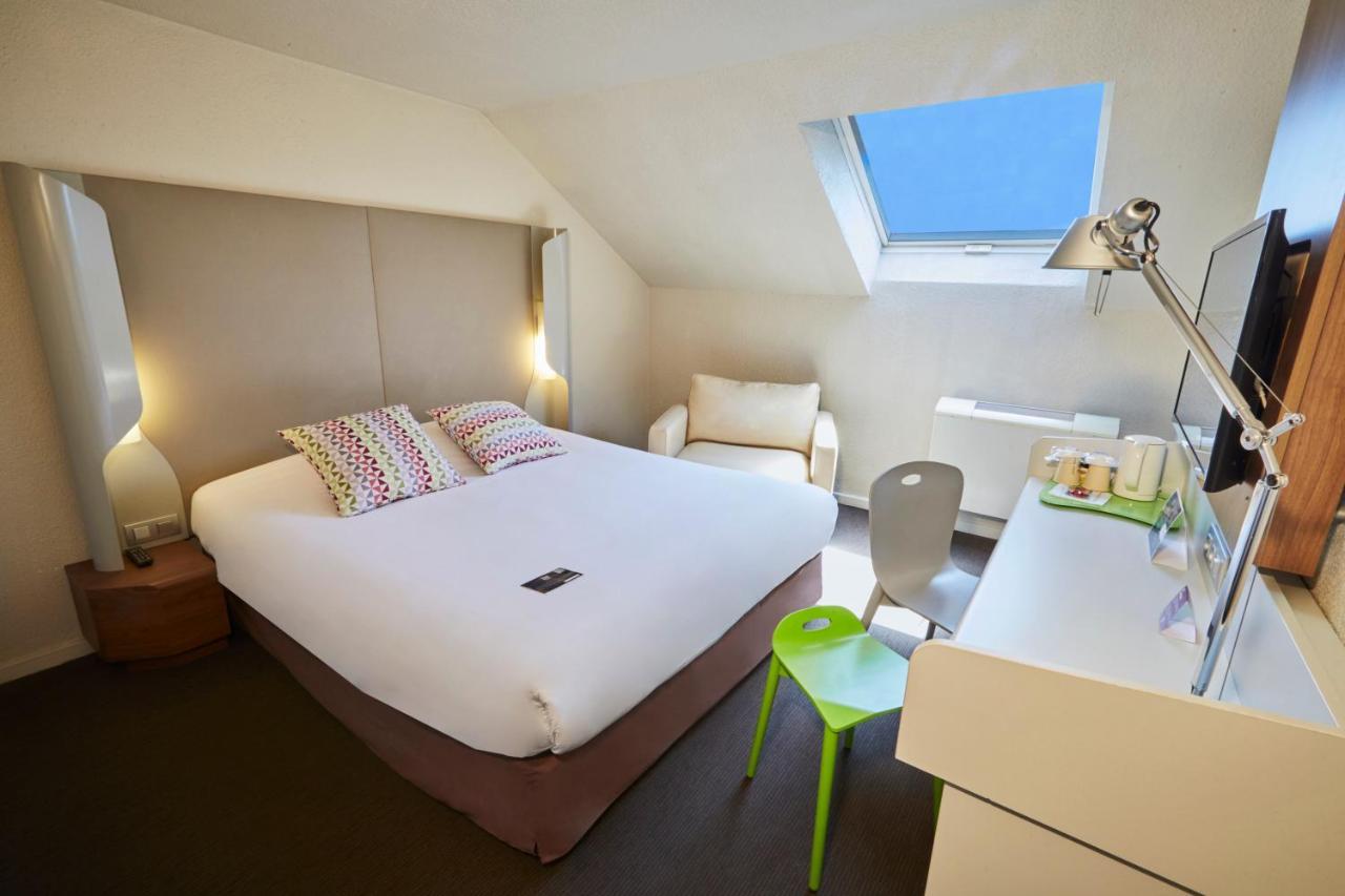 Campanile Evry Ouest - Corbeil Essonnes Hotel Exterior photo