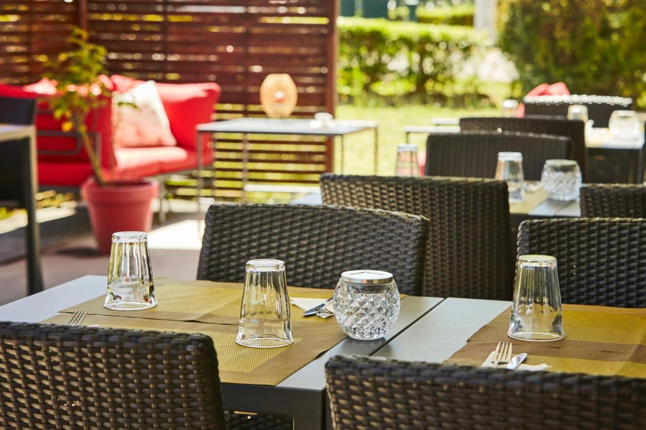 Campanile Evry Ouest - Corbeil Essonnes Hotel Exterior photo